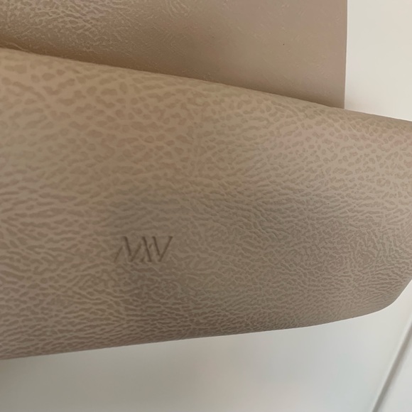 NWOT Matt and nat vegan handbag purse. New never been used. - Picture 6 of 6